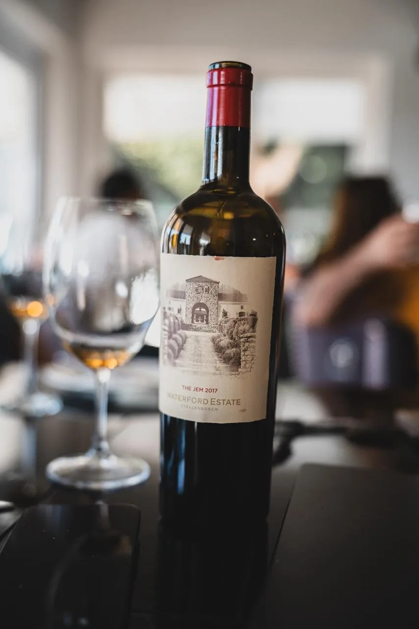 Uma prova de vinhos partilhada na África do Sul