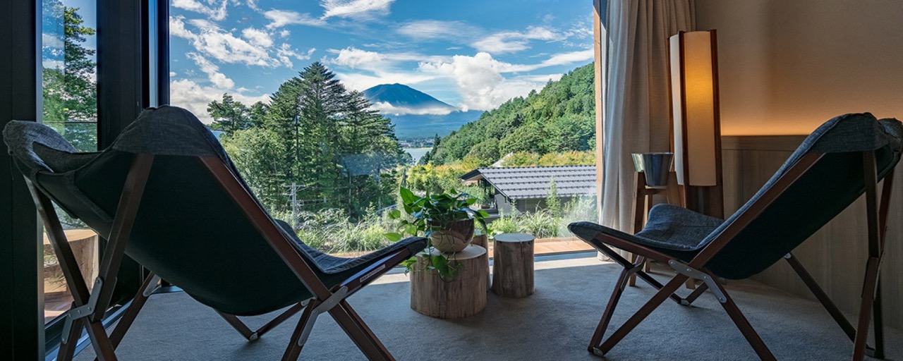 Monte Fuji visto através de uma janela