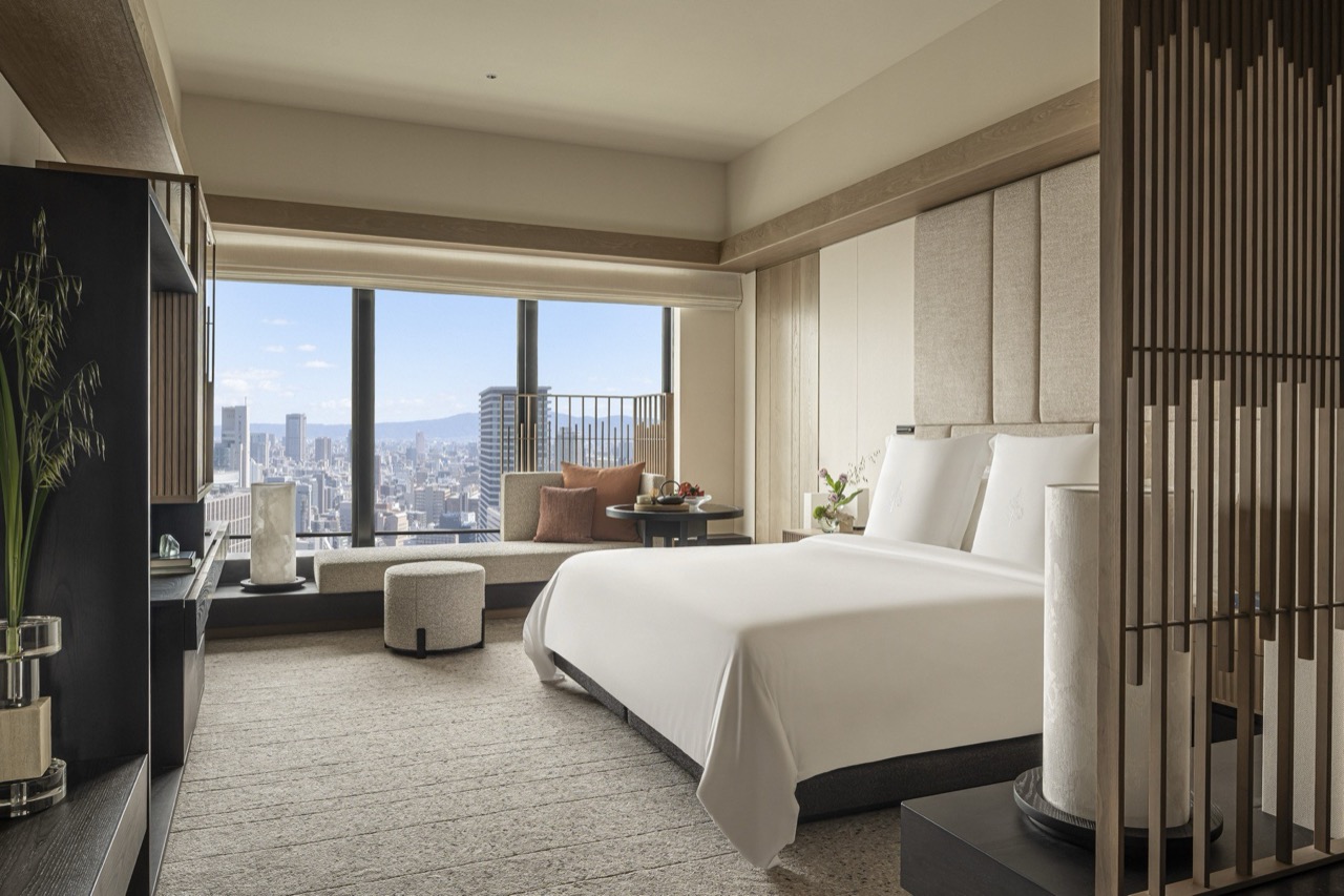 Quarto no Four Seasons Hotel Osaka